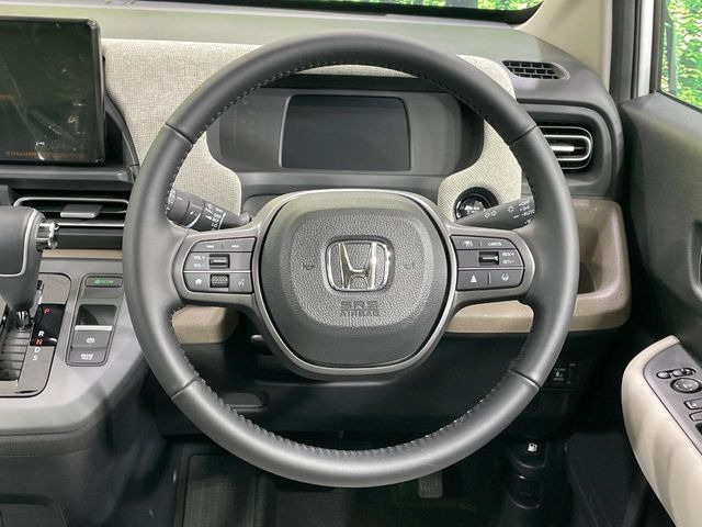 �y�����v�����X�e�A�����O�z�㎿�Ȋv���g�p���邱�ƂŁA��ɂ����������݂ƂĂ��^�]���₷���n���h���ł���