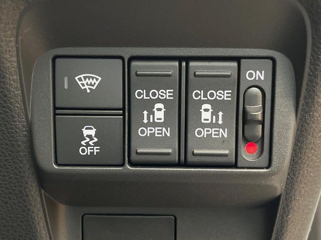 �y�����p���[�X���C�h�h�A�z�X�}�[�g�L�[��^�]�Ȃ̃X�C�b�`�Ō�ȗ����X���C�h�h�A�̊J���\���d��������͂����ăh�A���J����K�v�������A�����Ȃ��q�l�ł��ȒP�ɊJ���߂ł����K�ł���