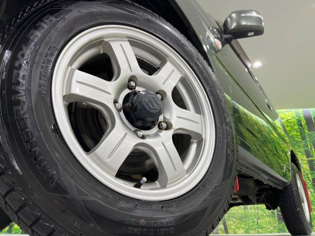 �y16�C���`�A���~�z�C�[���z�O�ςɃ}�b�`�����A���~�z�C�[���𑕒����Ă���܂��B�e��A���~�z�C�[����A�X�^�b�h���X�^�C�����戵�����Ă���܂��B���񂲑��k����������