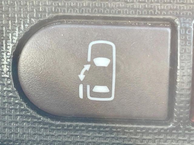 �y�p���[�X���C�h�h�A�z�X�}�[�g�L�[��^�]�Ȃ̃X�C�b�`�ŃX���C�h�h�A�̊J���\���d��������͂����ăh�A���J����K�v�������A���������q�l�ł��A�d���ו��������Ă��鎞�����N�ɊJ���߂ł��܂���