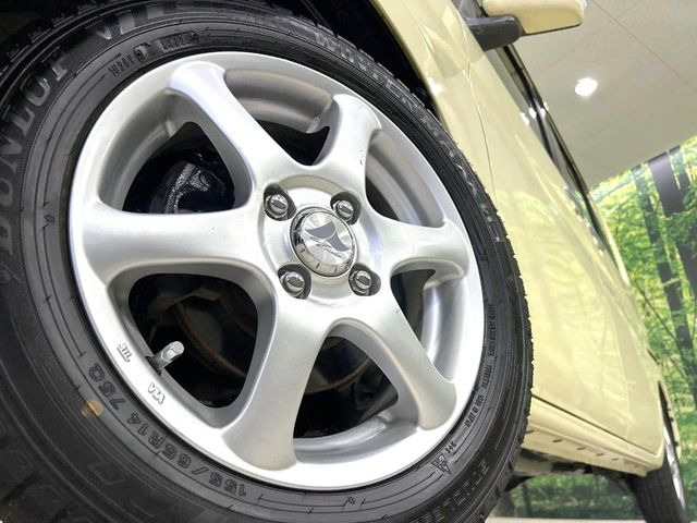 �y14�C���`�A���~�z�C�[���z�O�ςɃ}�b�`�����A���~�z�C�[���𑕒����Ă���܂��B�e��A���~�z�C�[����A�X�^�b�h���X�^�C�����戵�����Ă���܂��B���񂲑��k����������