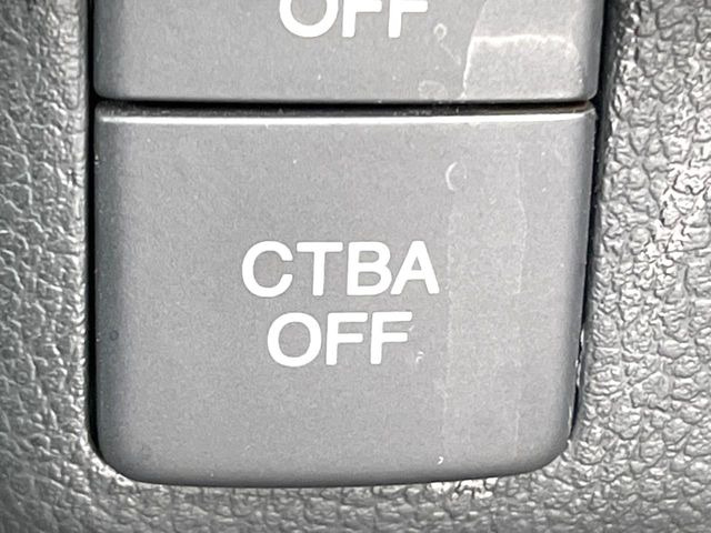 �y�V�e�B�u���[�L�A�N�e�B�u�V�X�e���z�ᑬ���s���ɑO���̎ԗ�����F�����A�Փ˂������Ȏ��͌x��ƃu���[�L�ŏՓˉ���Ɣ�Q�y�����A�V�X�g�B�����S�Ƀh���C�u�����y���݂��������܂��B