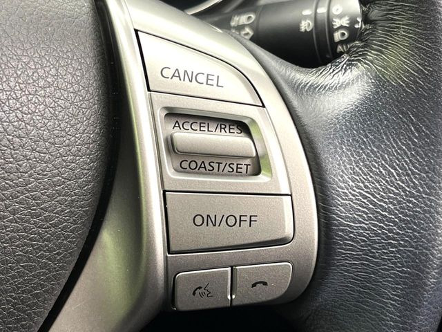 �y�N���[�Y�R���g���[���z�������H�����N���N���s�B�A�N�Z���𗣂��Ă���葬�x�ő��s���ł��A�������^�]���̕��S���y��!�����E�������ȒP�ȃX�C�b�`����Œ����ł��܂��B