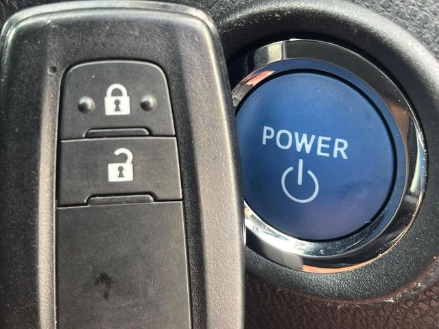 �y�X�}�[�g�L�[�z�J�o����|�P�b�g�ɓ��ꂽ�܂܂ł��h�A�̎{���E�������\�ȃX�}�[�g�L�[�𑕔��B�G���W���̃I���E�I�t�����J�M�����o���K�v����������Ƃ��Ă��֗��ł���