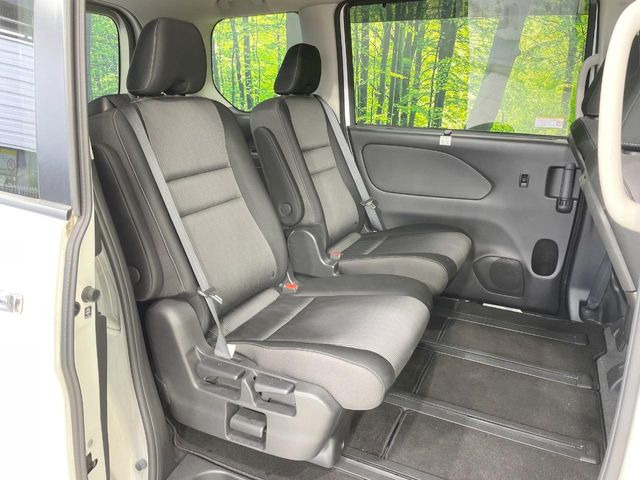 ���ڒ����̓E�H�[�N�X���[�ƂȂ��Ă���܂��B���ڂƎO��ڂ̈ړ�����~�肪�Ƃ��Ă��y�ɂȂ�̂ŁA���~��̍ۂ��X�g���X�������邱�Ƃ͂���܂����