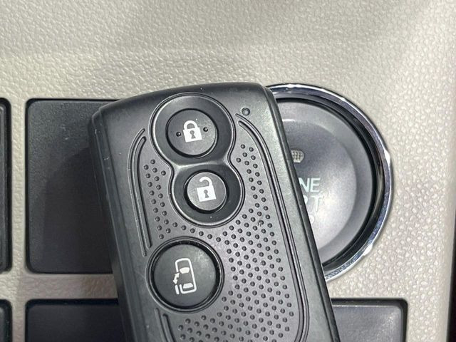 �y�L�[�t���[�V�X�e���z�J�o����|�P�b�g�ɓ��ꂽ�܂܂ł��h�A�̎{���E�������\�ȃX�}�[�g�L�[�𑕔��B�G���W���̃I���E�I�t�����J�M�����o���K�v����������Ƃ��Ă��֗��ł���