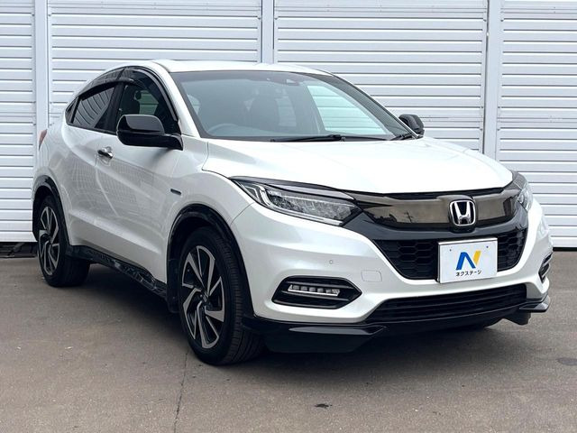 高透明度のガラス皮膜で撥水はもちろん、上質なツヤ・光沢を実現。紫外線や酸性雨から大切な愛車を保護し、色あせ・劣化を防止。「弾スプラッシュコート」、「弾プリミッサコート」からお選びいただけます。