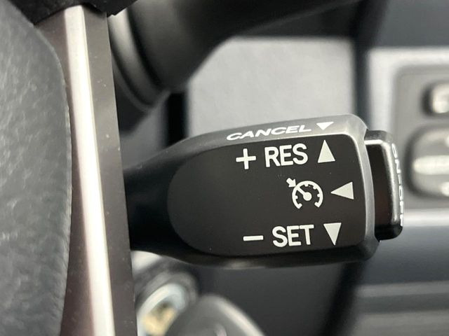 �y�N���[�Y�R���g���[���z�������H�����N���N���s�B�A�N�Z���𗣂��Ă���葬�x�ő��s���ł��A�������^�]���̕��S���y��!�����E�������ȒP�ȃX�C�b�`����Œ����ł��܂��B