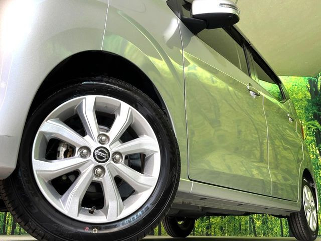 �O�ςɃ}�b�`���������A���~�z�C�[���𑕒����Ă���܂��B�e��ЊO�A���~�z�C�[����A�X�^�b�h���X�^�C�����戵�����Ă���܂��B���񂲑��k����������