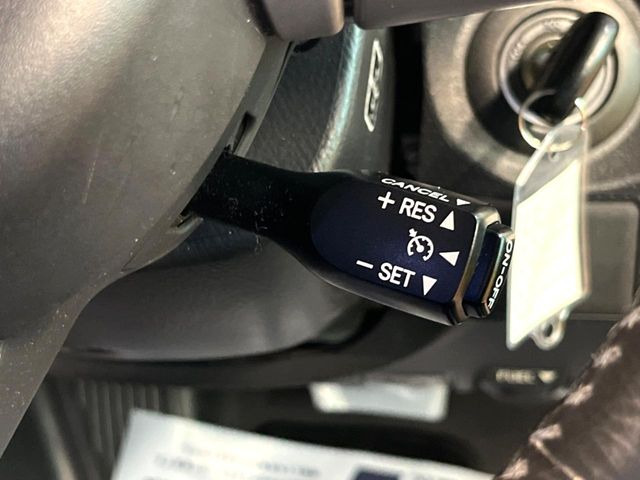 �y�N���[�Y�R���g���[���z�������H�����N���N���s�B�A�N�Z���𗣂��Ă���葬�x�ő��s���ł��A�������^�]���̕��S���y��!�����E�������ȒP�ȃX�C�b�`����Œ����ł��܂��B