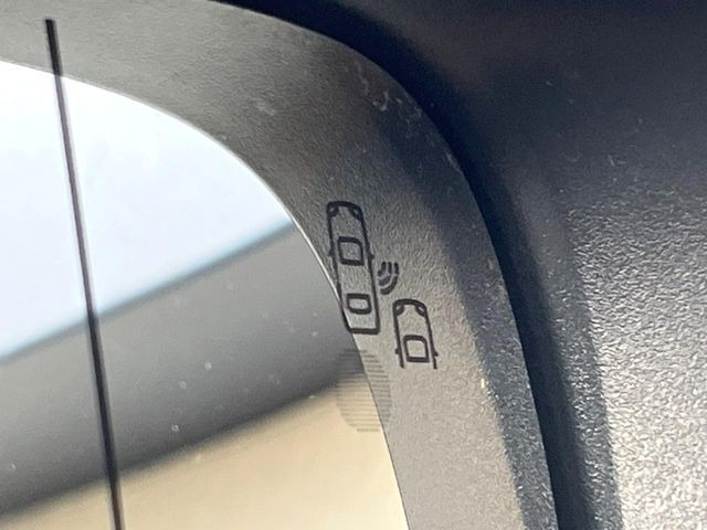 ���u���C���h�A�V�X�g�Z���T�[:���p����̎Ԃ����m���A�h���C�o�[���Ԑ��ύX���s���ۂɁA�x�����Ƌ��ɒ��ӂ𑣂��Ă������S�@�\�ł�!