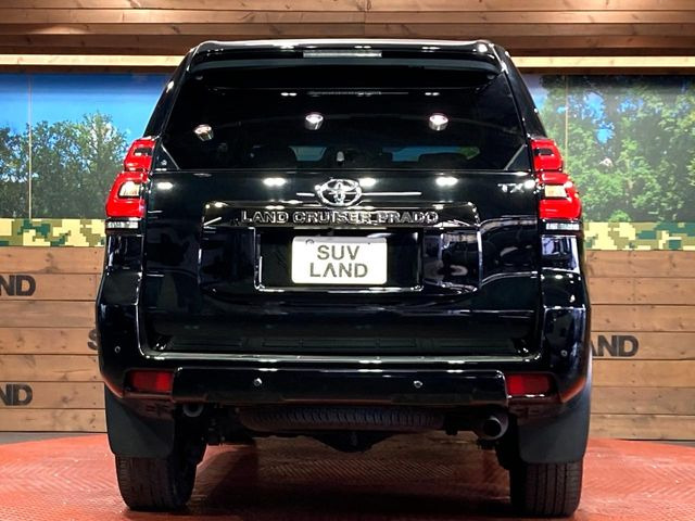 安心の最長10年・走行無制限保証(有償)をご用意。保証内容も充実はもちろん、無料点検&オイル交換や、年中無休の全国・24時間ロードサービスも付帯されておりますのでご安心下さい。