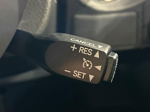 �y�N���[�Y�R���g���[���z�������H�����N���N���s�B�A�N�Z���𗣂��Ă���葬�x�ő��s���ł��A�������^�]���̕��S���y��!�����E�������ȒP�ȃX�C�b�`����Œ����ł��܂��B