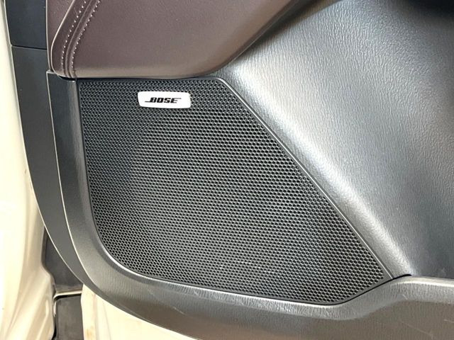 �yBOSE�T�E���h�V�X�e���z���[�J�[�I�v�V�����̍��i�ʃT�E���h�V�X�e���𓋍ځB��p�̃`���[�j���O���{���ꂽ�召�l�X�ȃX�s�[�J�[����ǎ��ȃT�E���h���t�ł��A�Տꊴ���ӂ�鉹����Ԃ����o���܂��B