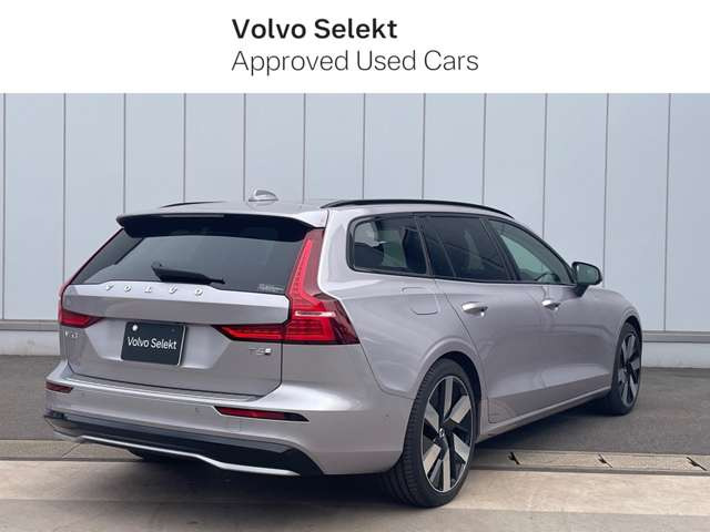 V60ウルトラ T6  AWD プラグインハイブリッド 4WD