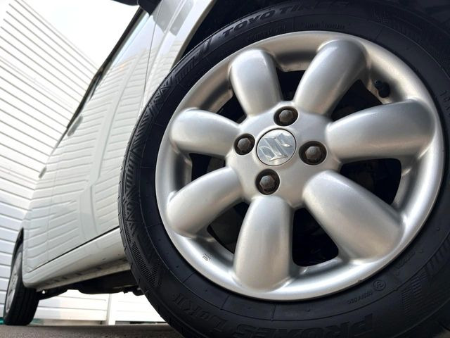 �y����14�C���`�A���~�z�C�[���z�O�ςɃ}�b�`���������A���~�z�C�[���𑕒����Ă���܂��B�e��ЊO�A���~�z�C�[����A�X�^�b�h���X�^�C�����戵�����Ă���܂��B���񂲑��k����������