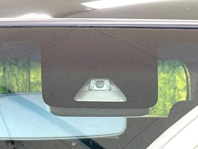 �y�X�}�[�g�A�V�X�g�z���s���ɑO���̎ԗ�����F�����A�Փ˂������Ȏ��͌x��ƃu���[�L�ŏՓˉ���Ɣ�Q�y�����A�V�X�g�B�����S�Ƀh���C�u�����y���݂��������܂��B