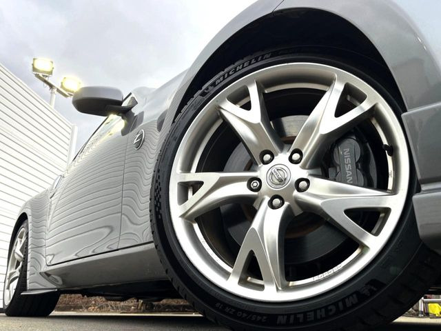 �y����19�C���`�A���~�z�C�[���z�O�ςɃ}�b�`���������A���~�z�C�[���𑕒����Ă���܂��B�e��ЊO�A���~�z�C�[����A�X�^�b�h���X�^�C�����戵�����Ă���܂��B���񂲑��k����������