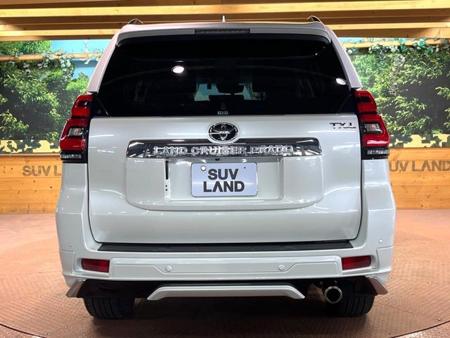 安心の最長10年・走行無制限保証(有償)をご用意。保証内容も充実はもちろん、無料点検&オイル交換や、年中無休の全国・24時間ロードサービスも付帯されておりますのでご安心下さい。