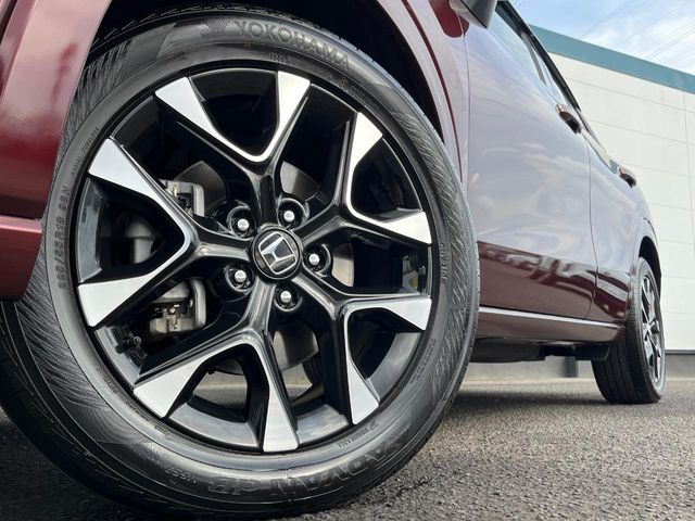 �y����18�C���`�A���~�z�C�[���z�O�ςɃ}�b�`���������A���~�z�C�[���𑕒����Ă���܂��B�e��ЊO�A���~�z�C�[����A�X�^�b�h���X�^�C�����戵�����Ă���܂��B���񂲑��k����������