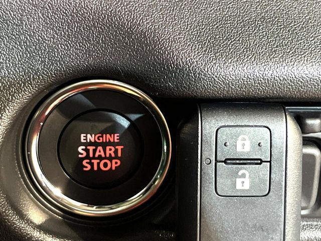 �y�L�[���X�X�^�[�g�V�X�e���z�J�o����|�P�b�g�ɓ��ꂽ�܂܂ł��h�A�̎{���E�������\�ȃX�}�[�g�L�[�𑕔��B�G���W���̃I���E�I�t�����J�M�����o���K�v����������Ƃ��Ă��֗��ł���