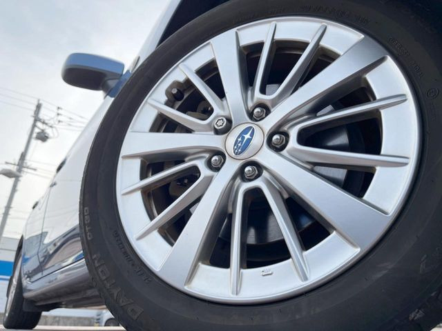 �y����16�C���`�A���~�z�C�[���z�O�ςɃ}�b�`���������A���~�z�C�[���𑕒����Ă���܂��B�e��ЊO�A���~�z�C�[����A�X�^�b�h���X�^�C�����戵�����Ă���܂��B���񂲑��k����������