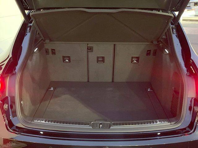 ●トランクルーム:趣味が広がる収容スペース!これだけの広さがあればお買い物やレジャーなどにも最適です!使用感も少なくきれいな状態を維持しております。