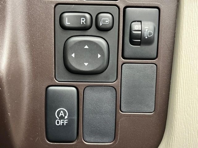 �y�d���i�[�~���[�z�T�C�h�~���[�͓d���i�[���ƂȂ��Ă���A�������ԏ�ł��L�Y�������X�N��}�����܂��B