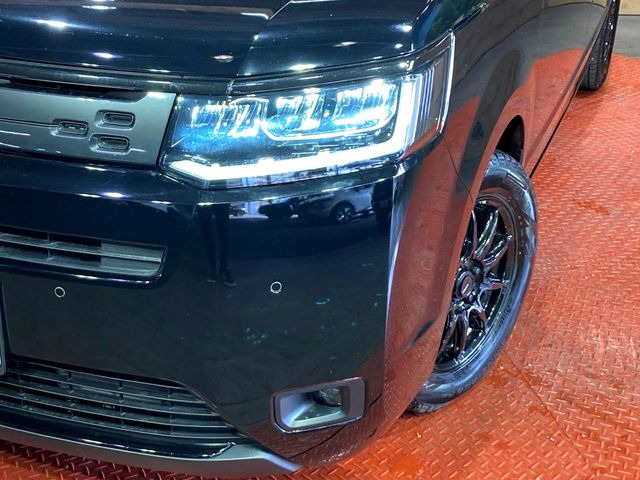 �yLED�w�b�h���C�g�z���V����ԑ��s�����ǍD�Ȏ��E���m�ۂ����S���ĉ^�]�ł��鍂�P�xLED�w�b�h���C�g�𑕔�!�_�����x�������A����d�͂��}�����Ă��܂��B