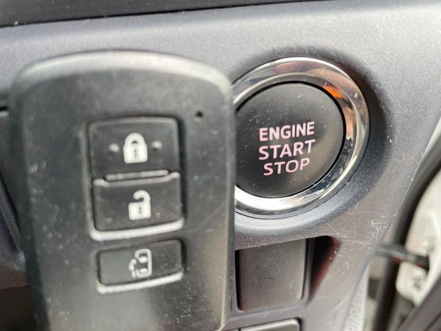 �y�X�}�[�g�L�[�z�J�o����|�P�b�g�ɓ��ꂽ�܂܂ł��h�A�̎{���E�������\�ȃX�}�[�g�L�[�𑕔��B�G���W���̃I���E�I�t�����J�M�����o���K�v����������Ƃ��Ă��֗��ł���