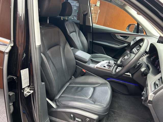 Q755 TFSI クワトロ 4WD