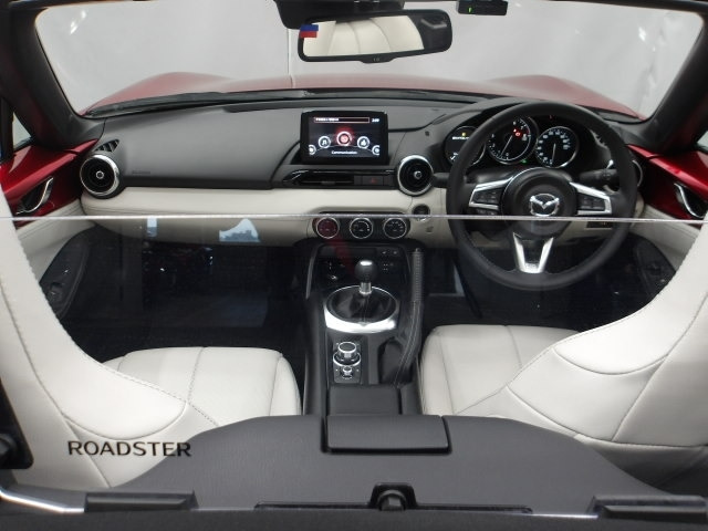 ロードスター1.5 S レザーパッケージ ホワイトセレクション