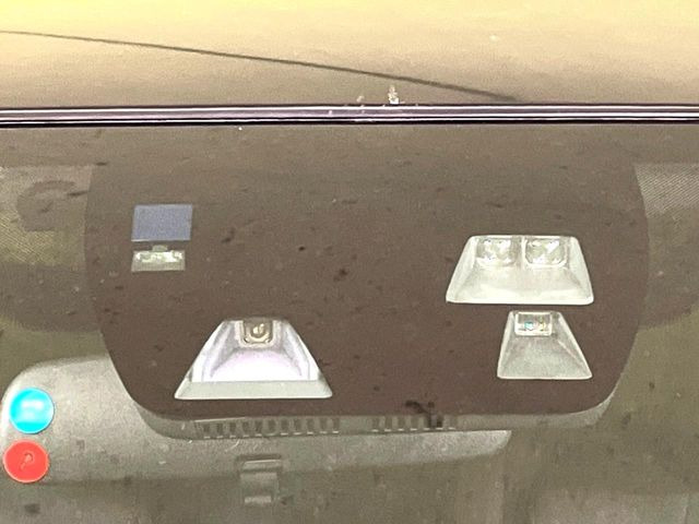 �y�X�}�[�g�u���[�L�T�|�[�g�z���s���ɑO���̎ԗ�����F�����A�Փ˂������Ȏ��͌x��ƃu���[�L�ŏՓˉ���Ɣ�Q�y�����A�V�X�g�B�����S�Ƀh���C�u�����y���݂��������܂��B