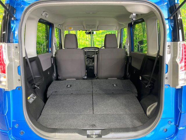 ���i�̂���������ʋ΁A���}���ɏ\���ȉ׎��X�y�[�X���m�ۂ��Ă���܂��B�Z�J���h�V�[�g��|���ƁA�傫�ȉו��̐ύڂ��\�ł���