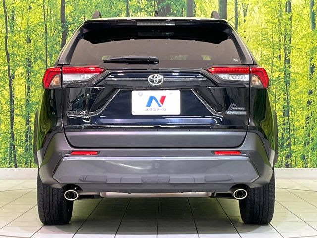 安心の最長10年・走行無制限保証(有償)をご用意。保証内容も充実はもちろん、無料点検&オイル交換や、年中無休の全国・24時間ロードサービスも付帯されておりますのでご安心下さい。