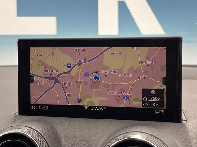 �������i�r:��̊��̂���i�r�́A����������ԓ������o���Ă���܂��B�I�[�f�B�I�@�\���[�����Ă���܂��̂ŁA�^�]�����y���߂܂���