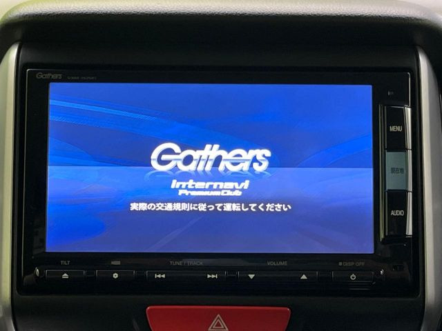 �y�����i�r�z�l�C�̏����i�r�𑕔����Ă���܂��B�i�r�̎g���₷���͂������A�I�[�f�B�I�@�\���[��!�L�����v�◷�s�͂������A�ʋ΂┃�����ȂǕ��i�̃h���C�u���y�����Ȃ�͂���