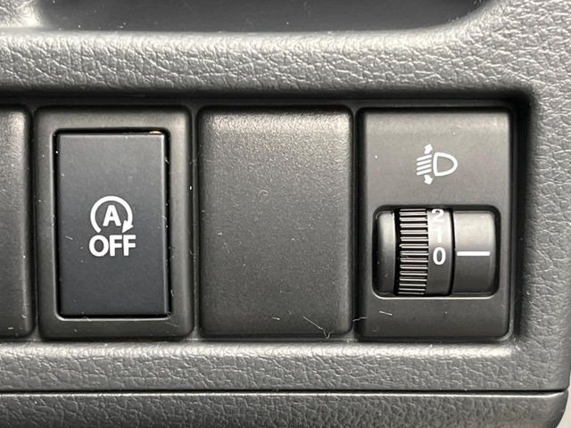 �y�A�C�h�����O�X�g�b�v�z�ԐM����a�؂Œ�Ԃ����ۂɃG���W�����~���A���ʂȔR���̏����}���܂��B�R��������ی�ɂȂ���@�\��G���W���̓u���[�L�𗣂��΍Ďn�����܂��B