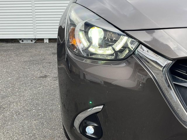 �yLED�w�b�h���C�g�z���V����ԑ��s�����ǍD�Ȏ��E���m�ۂ����S���ĉ^�]�ł��鍂�P�xLED�w�b�h���C�g�𑕔�!�_�����x�������A����d�͂��}�����Ă��܂��B