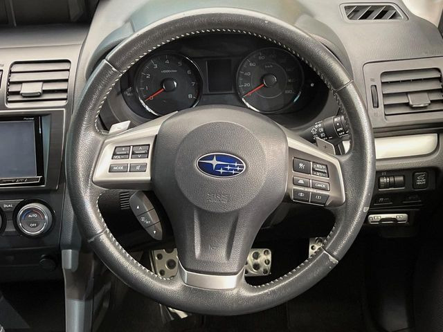 �y�����v�����X�e�A�����O�z�㎿�Ȋv���g�p���邱�ƂŁA��ɂ����������݂ƂĂ��^�]���₷���n���h���ł���