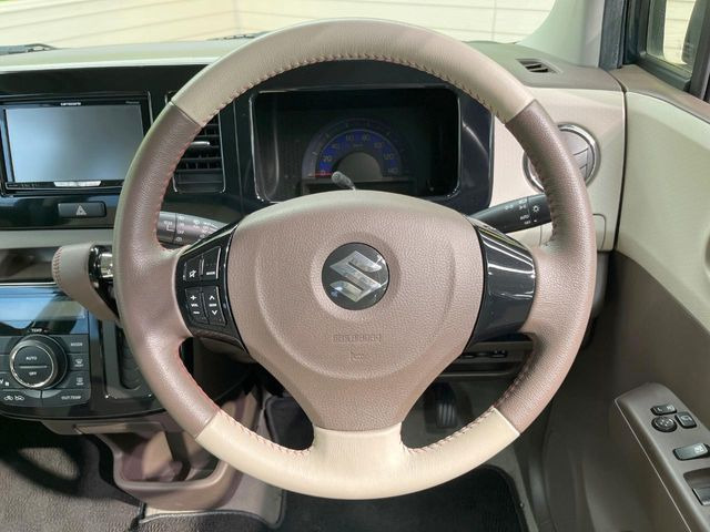 �y�����v�����X�e�A�����O�z�㎿�Ȋv���g�p���邱�ƂŁA��ɂ����������݂ƂĂ��^�]���₷���n���h���ł���