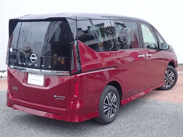 セレナ1.4 e-4ORCE ハイウェイスターV 4WD