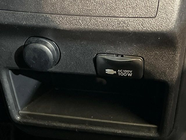 �y�A�N�Z�T���[�R���Z���g�z�L�����v��X�|�[�c�A�A�E�g�h�A�ł̃A�N�e�B�r�e�B�͂������A�ЊQ�E��d�̍ۂɏ����ɂ��Ȃ�AC100V�R���Z���g�𑕔���P�[�^�C��^�u���b�g�A�Q�[���@��̏[�d�ɂ���