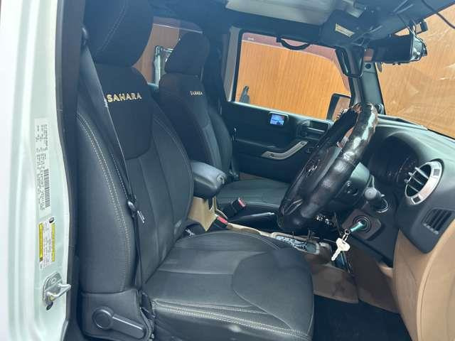 ラングラーアンリミテッド サハラ 4WD