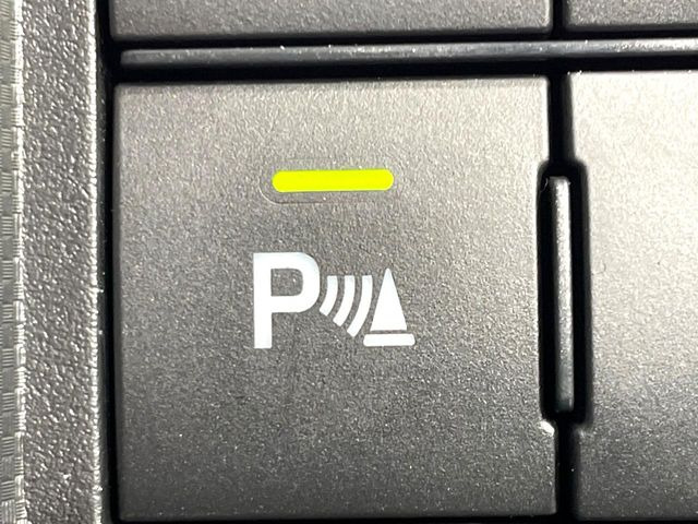 【コーナーセンサー】バンパーに付いたセンサーが障害物を検知!一定の距離に近づくとアラートで教えてくれます♪狭い駐車スペースや車庫入れ時も安心ですね☆