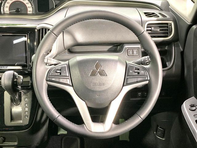 �y�����v�����X�e�A�����O�z�㎿�Ȋv���g�p���邱�ƂŁA��ɂ����������݂ƂĂ��^�]���₷���n���h���ł���