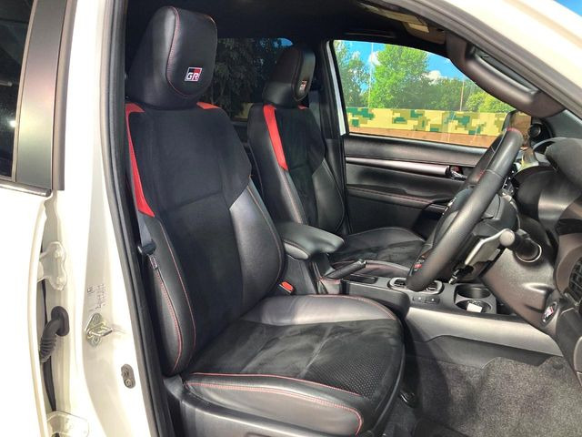 �y��p�X�|�[�c�V�[�g�z�z�[���h���ɗD��A�J�[�u���̑̂������}�����Ă���܂��B�܂��A�̂Ƀt�B�b�g���邩�獘��w�������ɂ����A�����O�h���C�u�⍂�����s�ł����K�ɂ��߂������������܂���