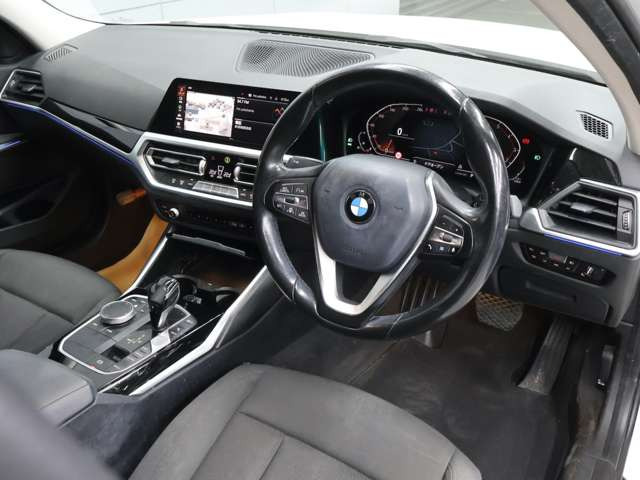 3シリーズセダン318i