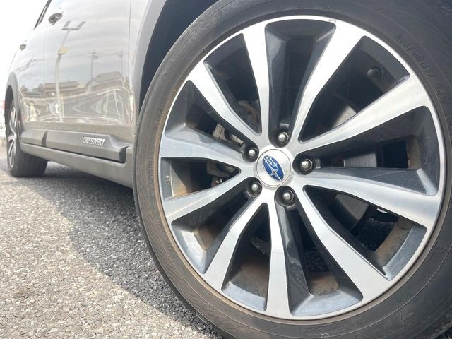 �y����17�C���`�A���~�z�C�[���z�O�ςɃ}�b�`���������A���~�z�C�[���𑕒����Ă���܂��B�e��ЊO�A���~�z�C�[����A�X�^�b�h���X�^�C�����戵�����Ă���܂��B���񂲑��k����������