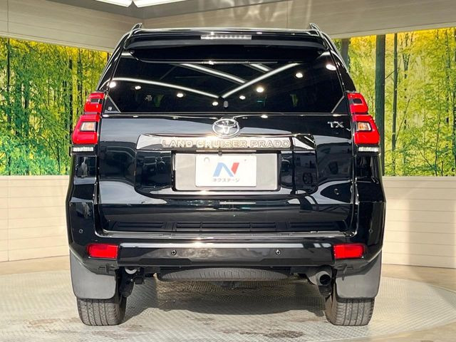 安心の最長10年・走行無制限保証(有償)をご用意。保証内容も充実はもちろん、無料点検&オイル交換や、年中無休の全国・24時間ロードサービスも付帯されておりますのでご安心下さい。